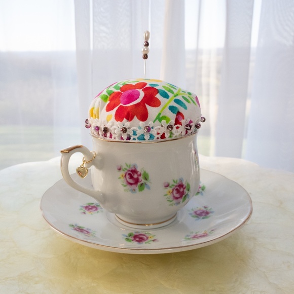 Classic Teacup And Saucer Pincushion Upcycled FTD Teacup And Saucer NWOT - Picture 10 of 15